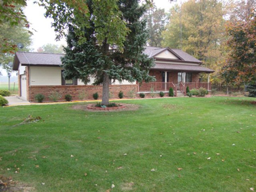 For sale: Country Home on 3.5 Acres - Warsaw, IN